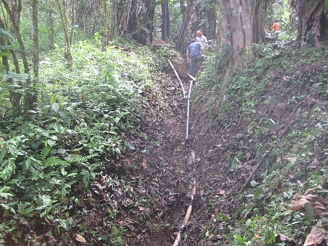Línea de Conducción en El Naranjo